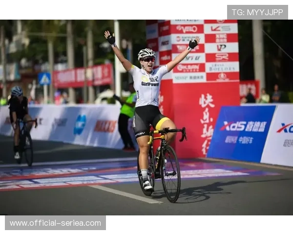 山东李思颖公路自行车女子个人赛夺冠，魏晓晴摘银